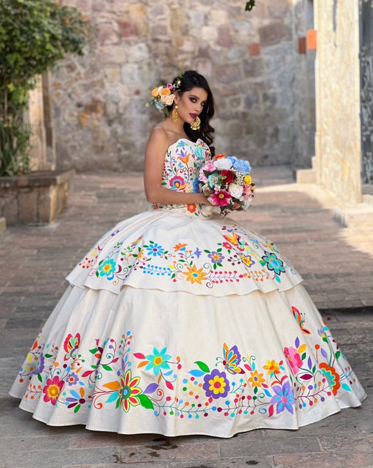 Traditional Mexican Clothing: Top 10 Prettiest Outfits of Mexico » Savoteur