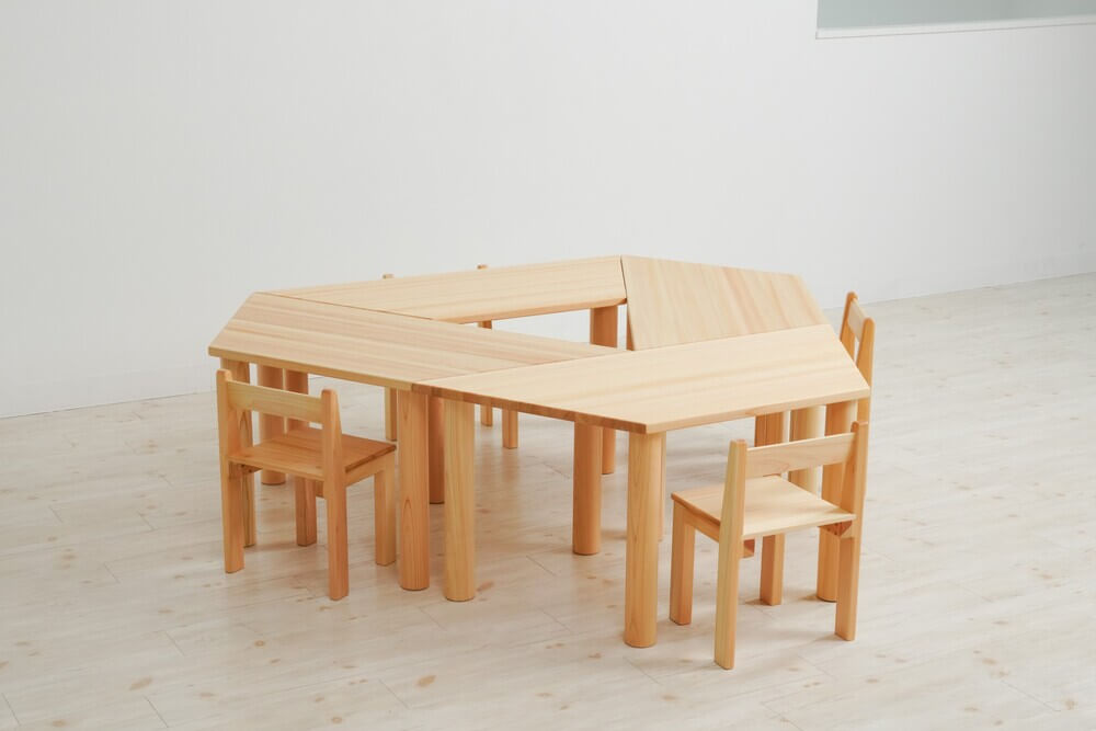 台形テーブル