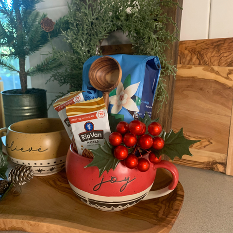 Coffee mug with coffee scoop and bag of coffee for coffee gift