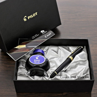 Pilot Custom 823 Fountain Pen in Smoke with Gold Trim - 14K Gold