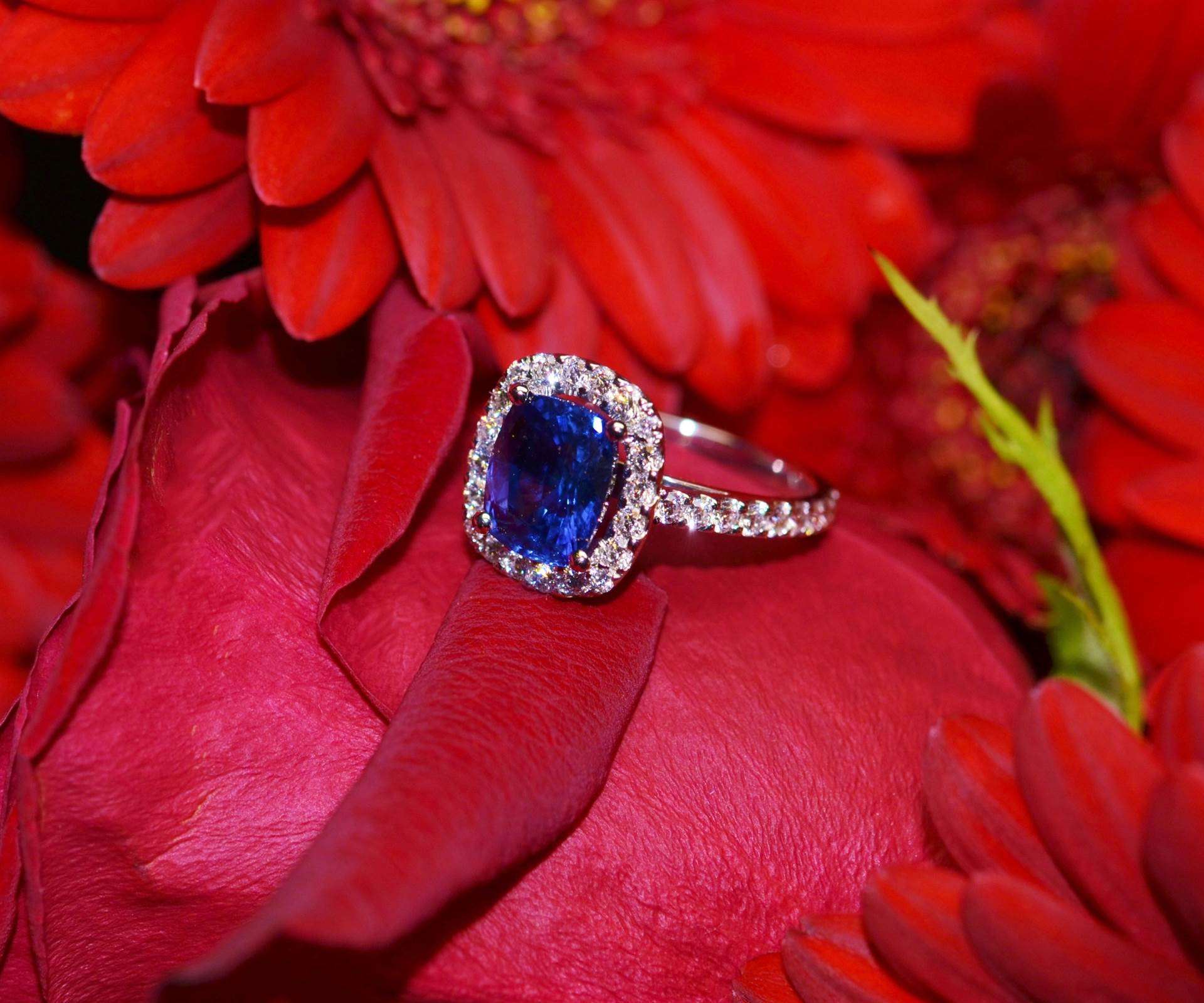 Vintage 6.44ct Sapphire and Diamond Three Stone Engagement Ring, 18ct –  Antique Ring Boutique