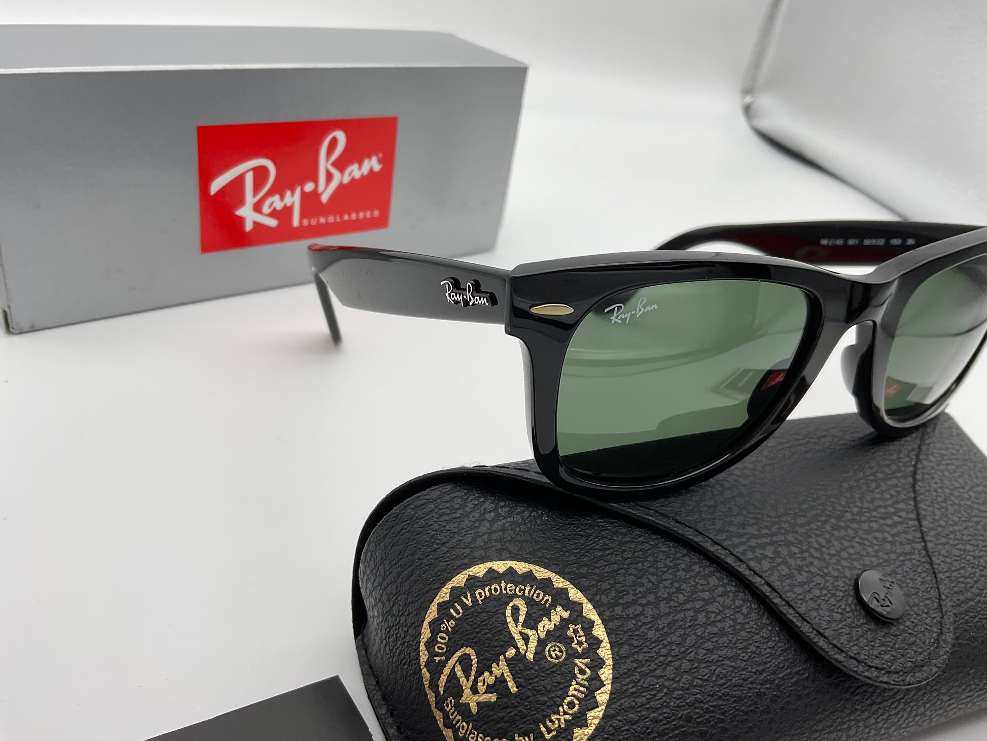 Ray Ban Original Wayfarer 50mm Glossy Black G15 Green Glass Lenses RB2 –  Shade Review Store