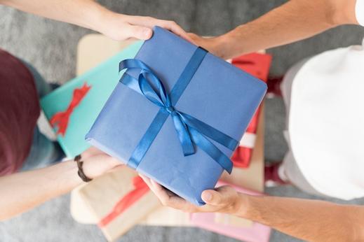 
      Birthday Gift Giving Etiquette: The Do's and Don'ts of Giving the Perf – Shadow Breeze
    