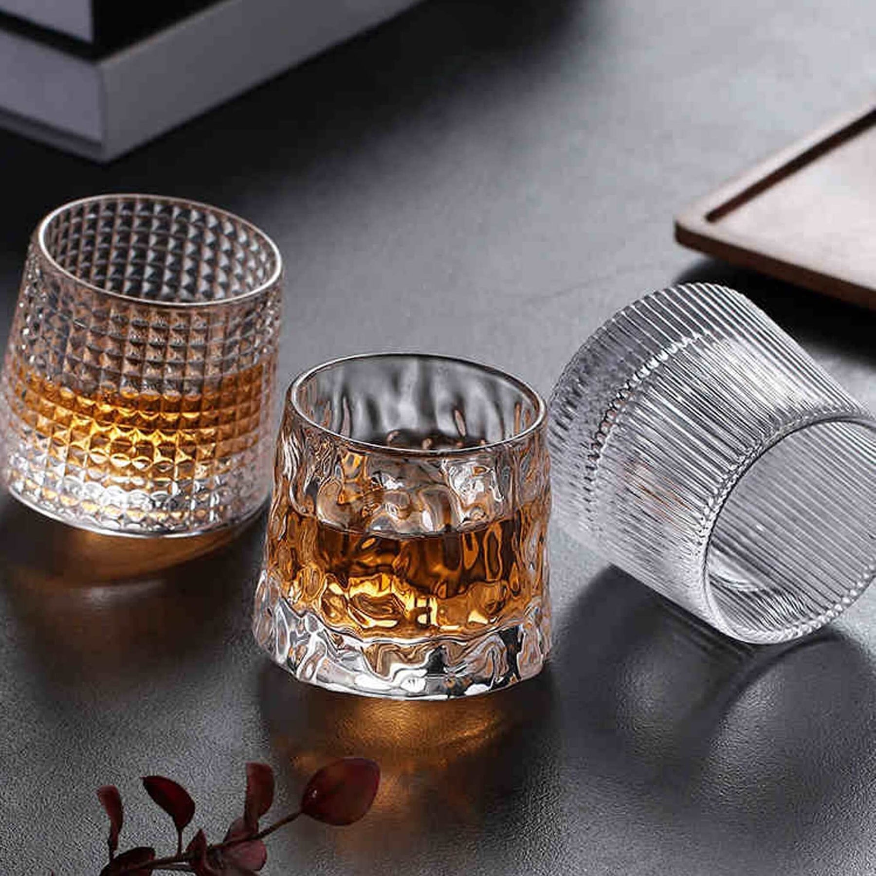 Rondsel Nieuwe aankomst stereo Creative Spinning Tumbler Whisky Glass