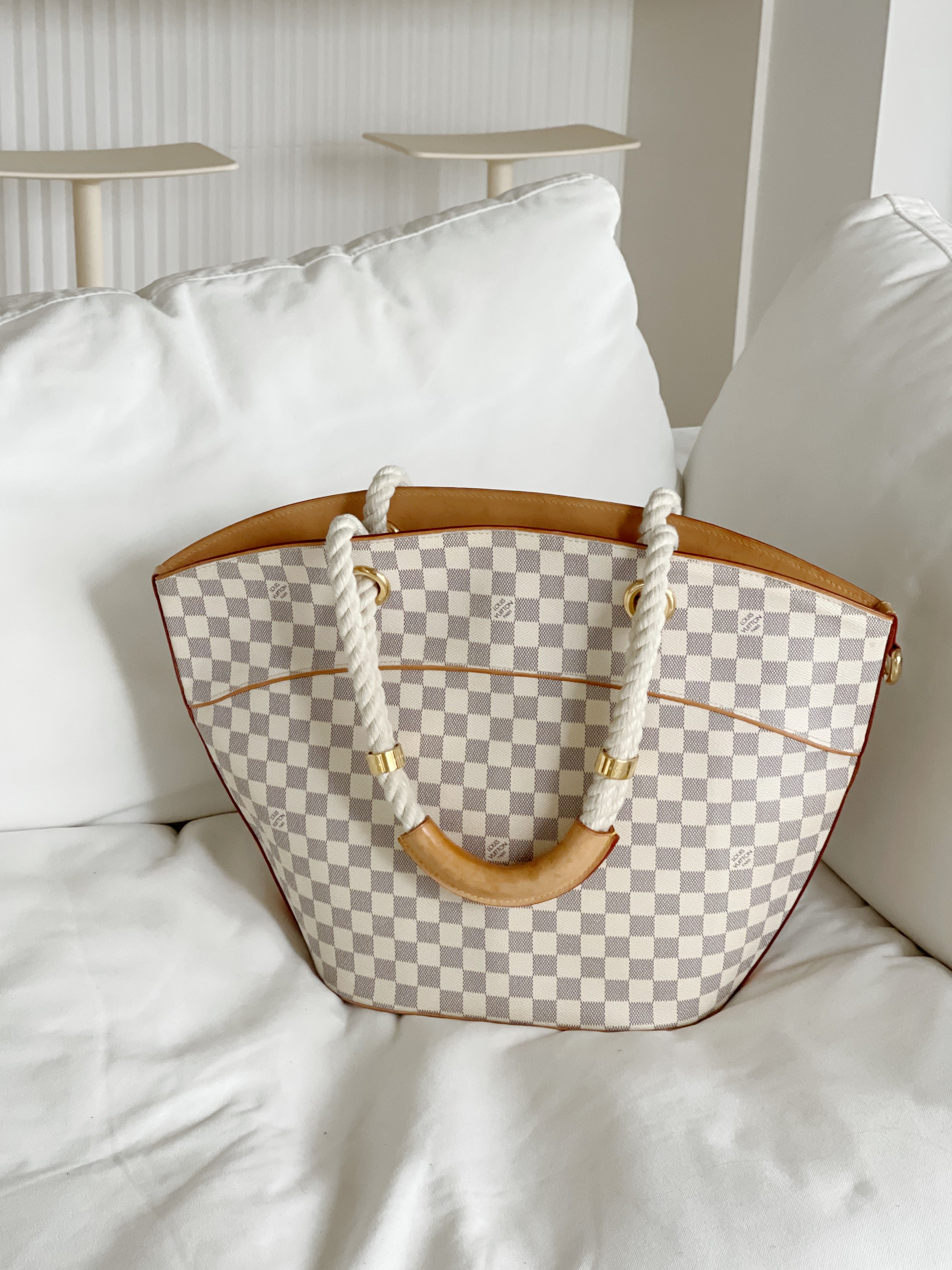 LOUIS VUITTON Azur Damier Canvas Pampelonne GM Bag