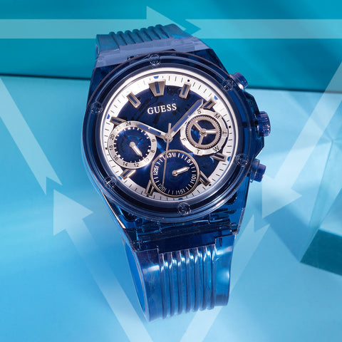 blue sustainable watch on blue background with recycle logo
