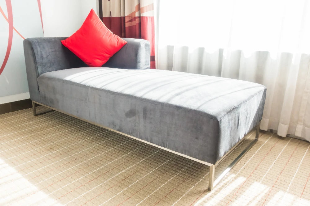 Smart Room Solutions: 10 Professional Daybed Ideas for Small Spaces