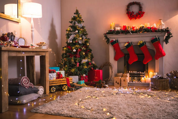 Christmas Cheer: 12 Quick Living Room Makeover Tips
