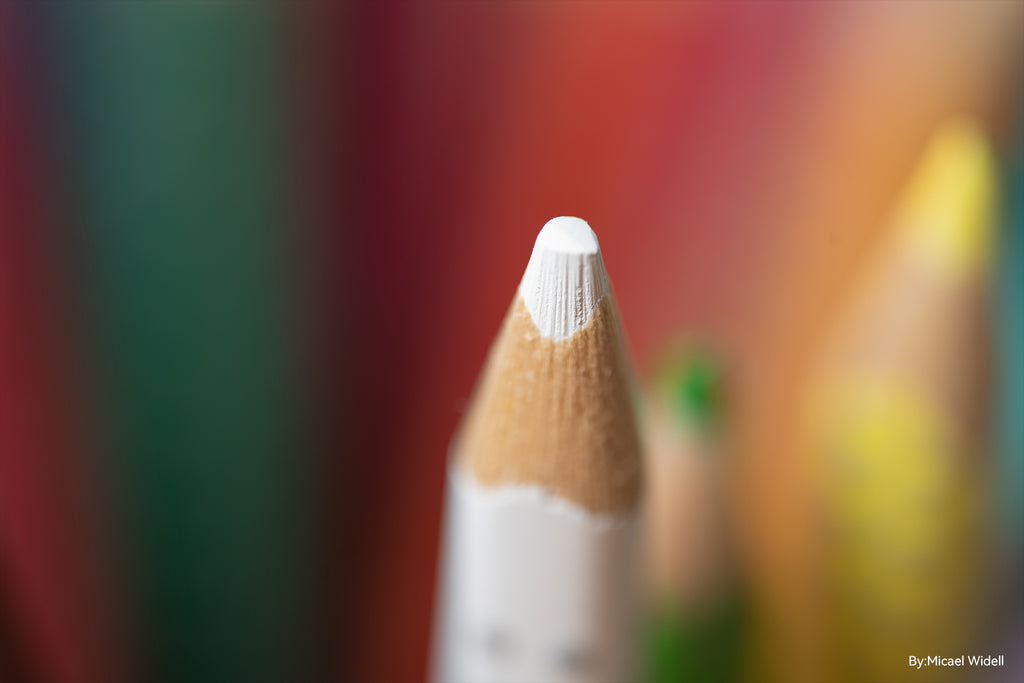 colure pencil captured with TTArtisan 100mm F2.8 Macro Tilt-shift 