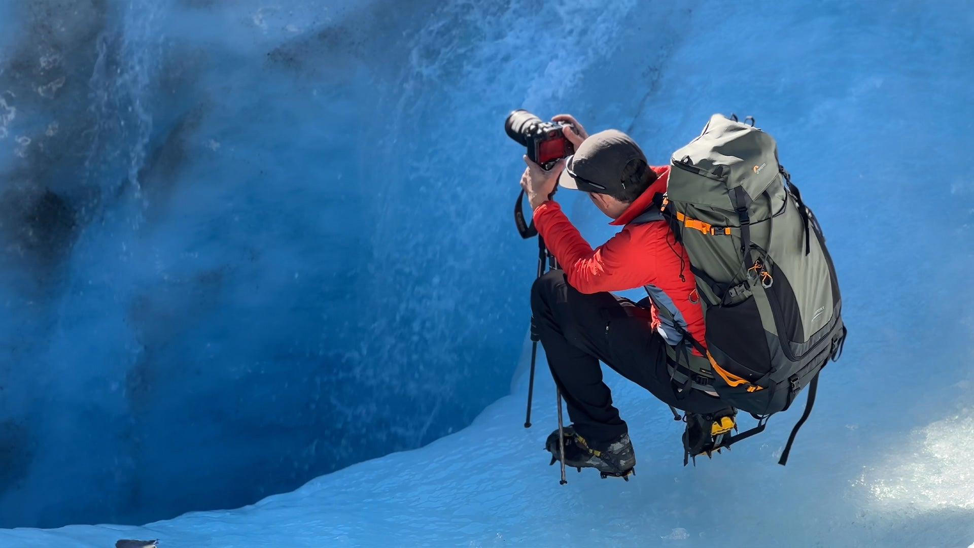 PAUL ZIZKA DOCUMENTING VANISHING ICE with Lowepro PhotoSport PRO Backpack