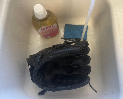 How to Clean A Baseball Glove