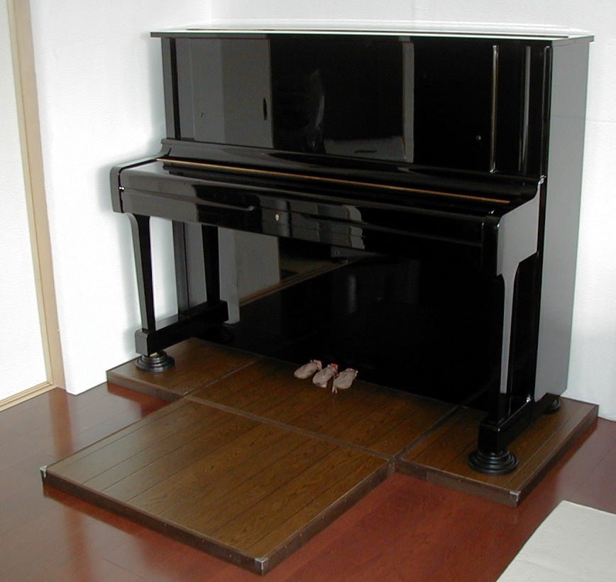 アップライトピアノ（防音パネル、インシュレーター付き）-