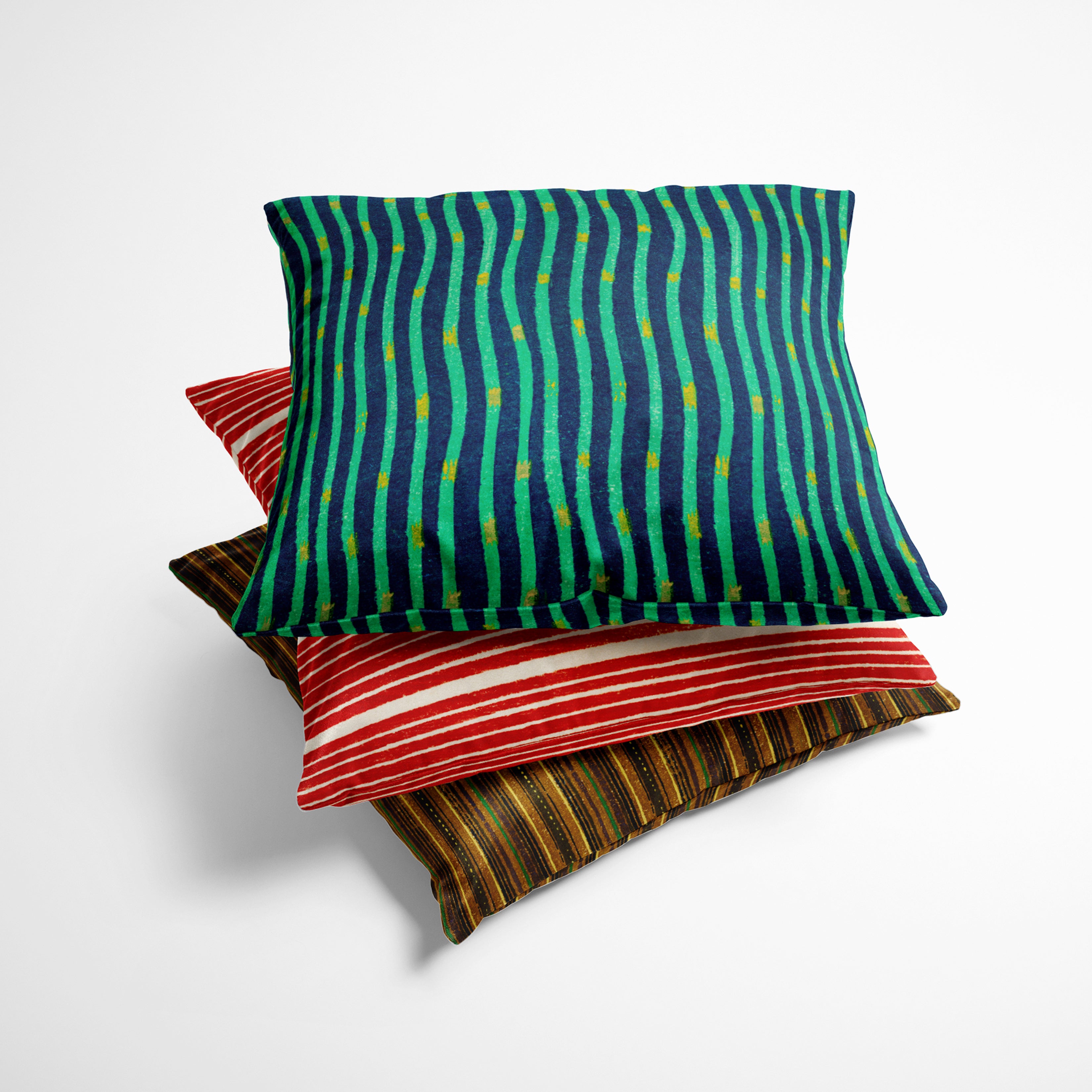 vintage textiles cushion collection.jpg__PID:fa35886b-2f59-49e3-8f23-931997541c61