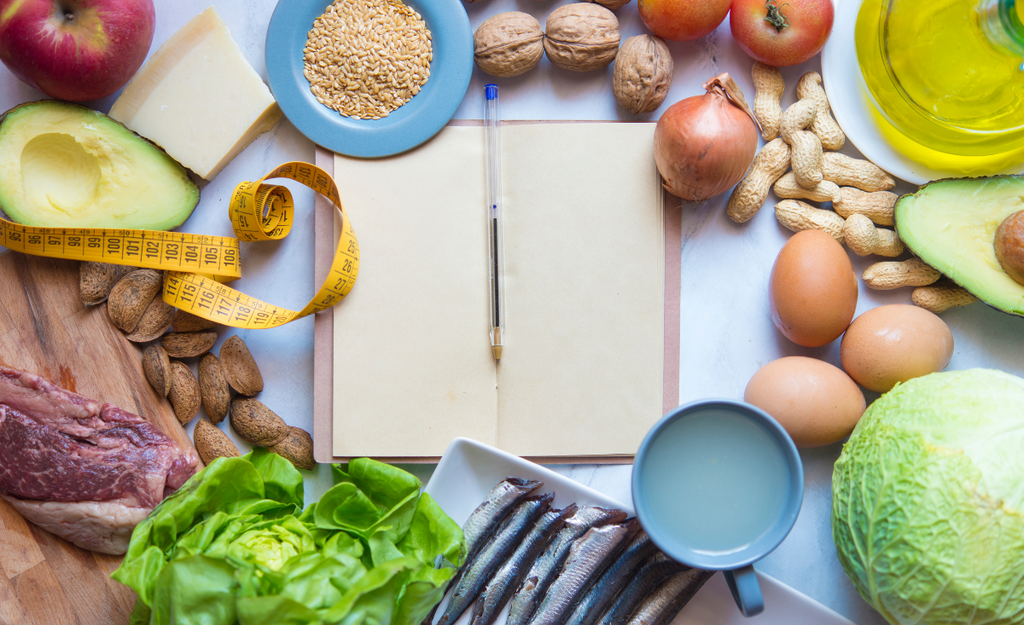 qué alimentos comer durante la menstruación y qué alimentos evitar