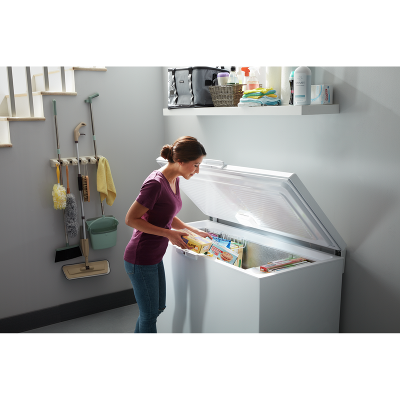 16 Cu. Ft. Chest Freezer with Shelves WZC5216LW