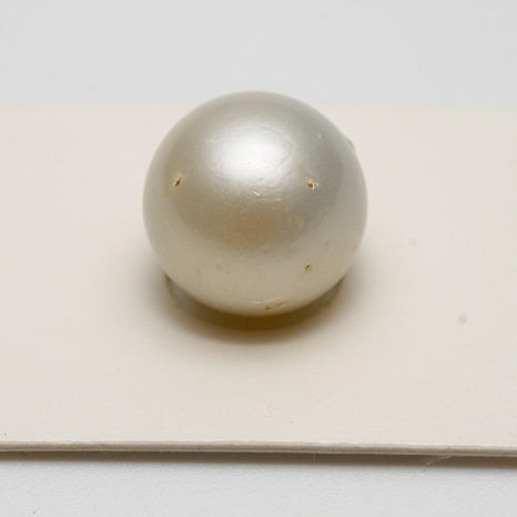 南洋白蝶真珠パールルース　両穴　17×15mm　ホワイトカラー
