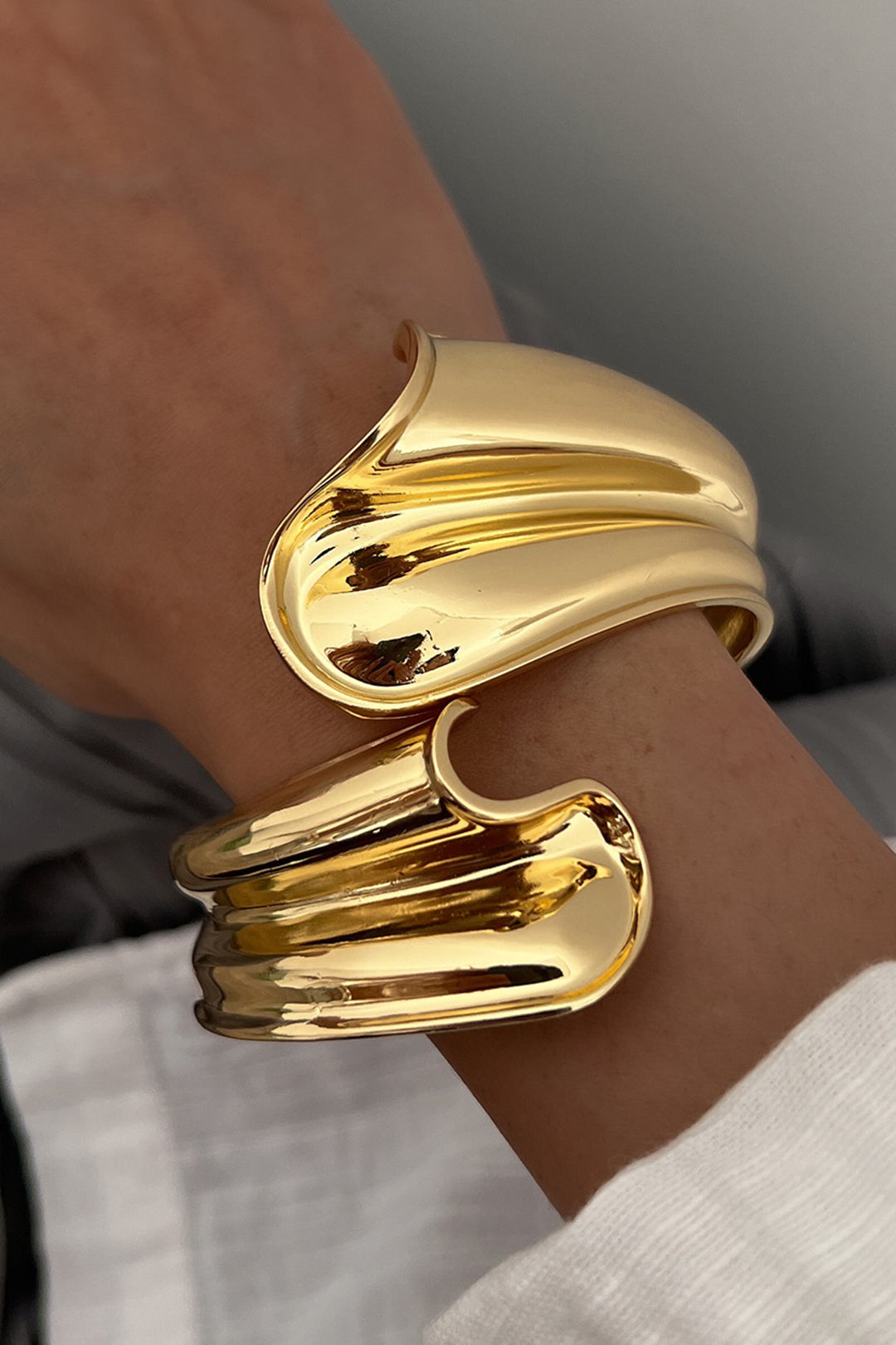Metal Wrinkle Open Bracelet