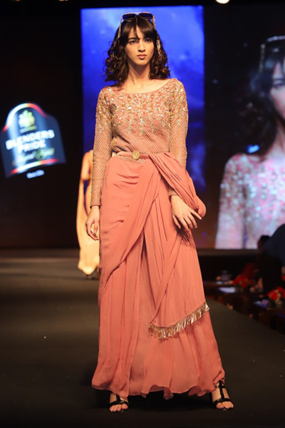 Rose Pink Embroidered Saree Set Design by Anushree Reddy at Pernia's Pop Up  Shop 2024