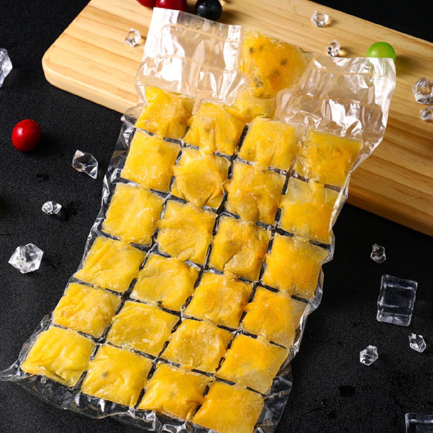 2905 Disposable Ice Cube Bags, Stackable Easy Release Ice Cube Mold Trays Self-Seal Freezing Maker, Cold Ice Pack Cooler Bag for Cocktail Food Wine