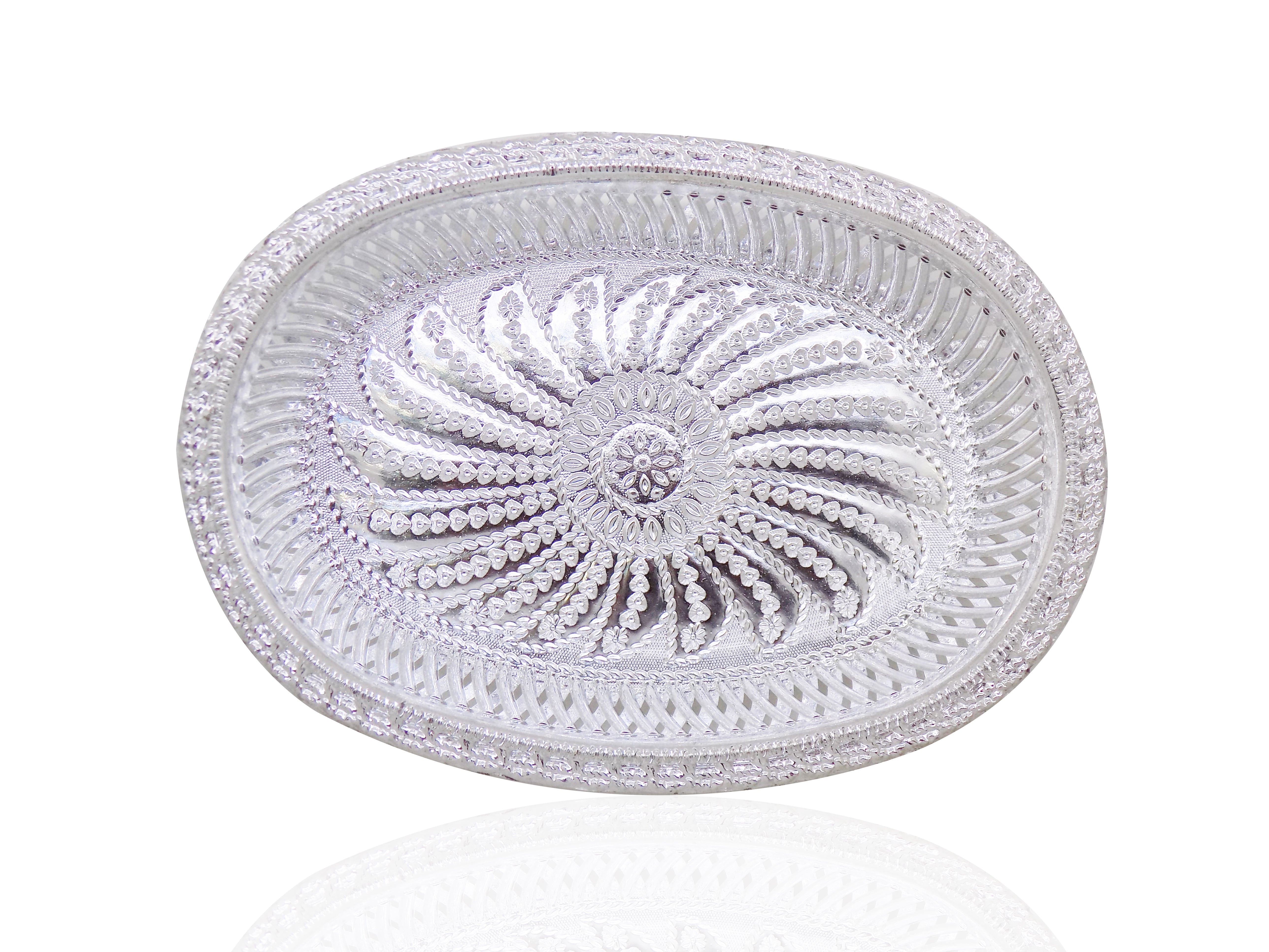 Multipurpose Royal Design Oval Silver Gift Tray