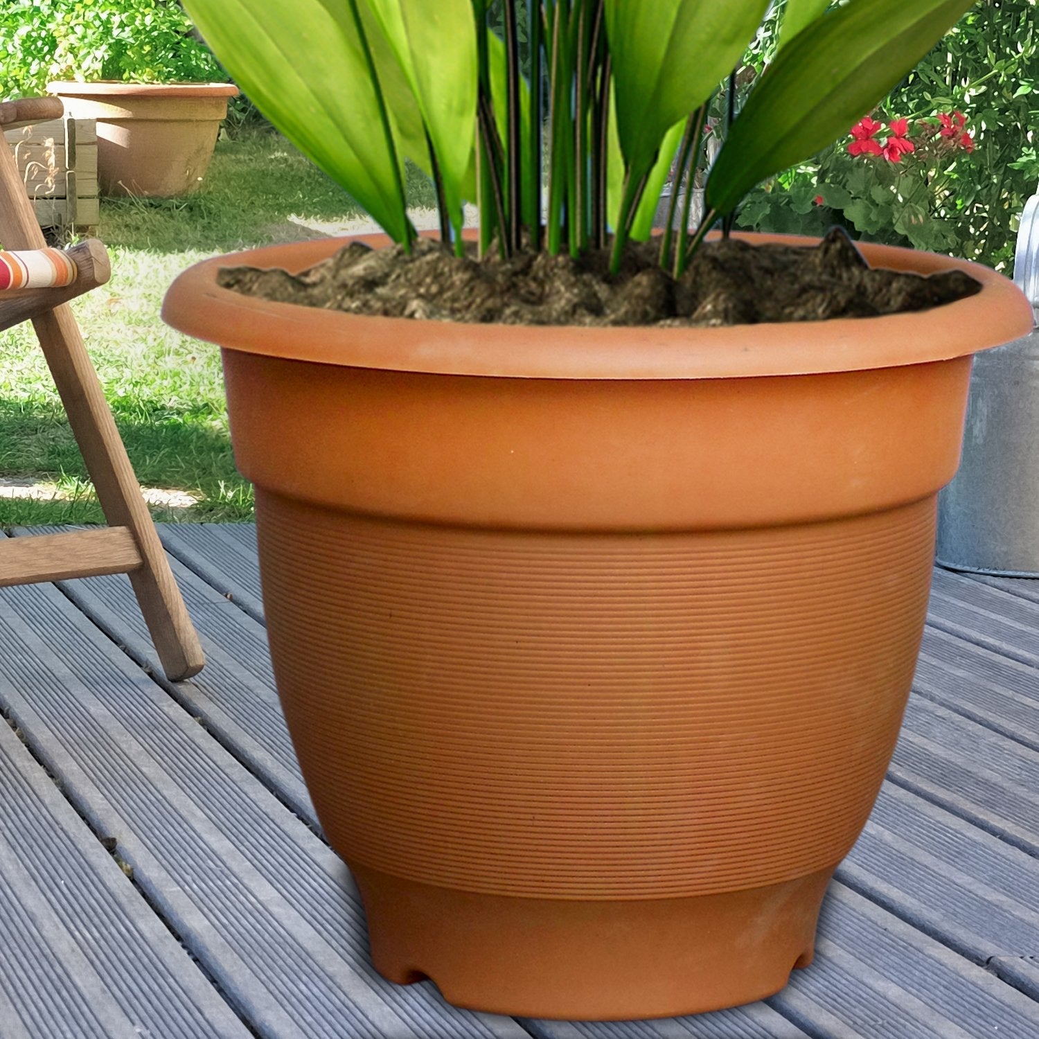 Garden Heavy Plastic Planter Pot Gamla 17x14 inch Color May Vary (1Pc)