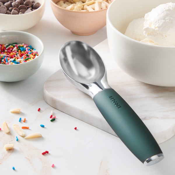 Art and Cook Ice Cream Scoop with icecream and toppings