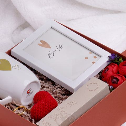 The 27 Best Wedding Anniversary Gifts for Married Friends