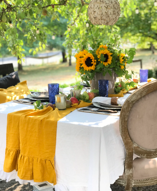 Black & Yellow Table Decoration Ideas