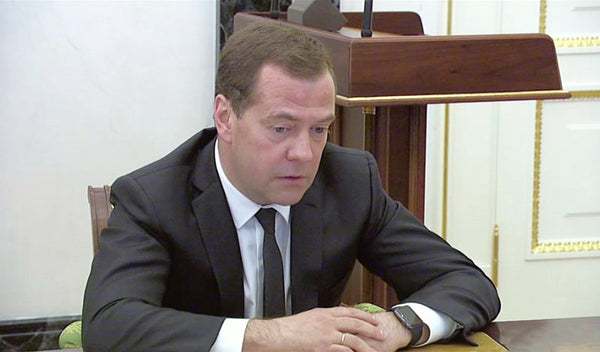 Dmitry Medvedev apple watch