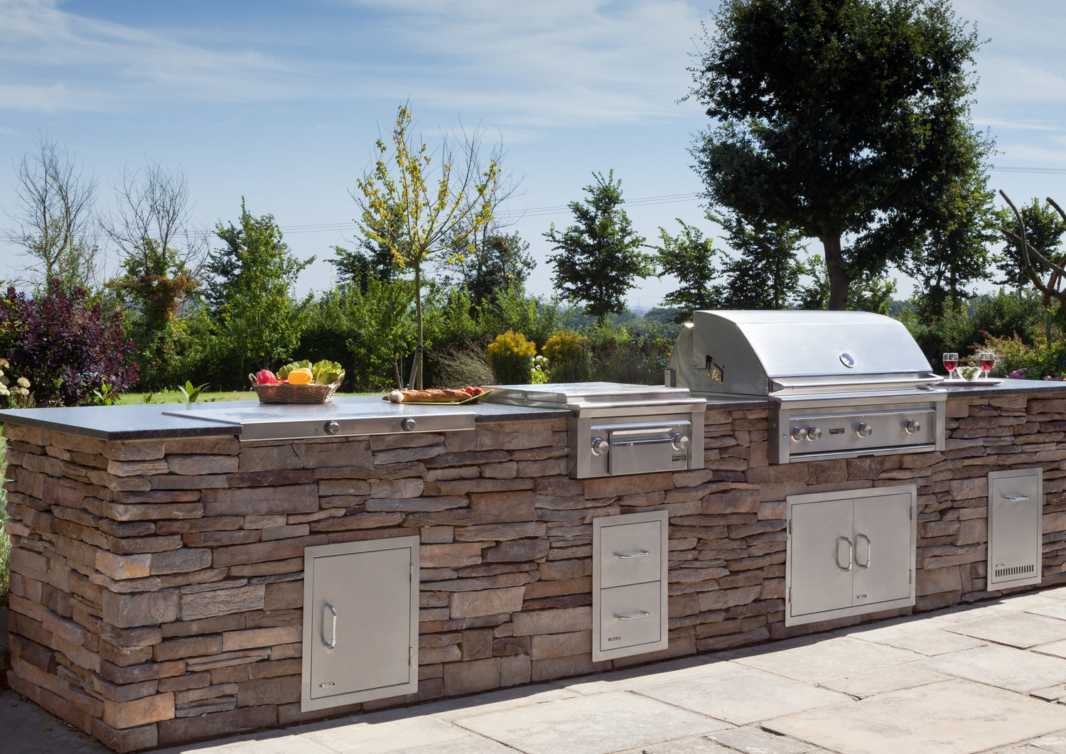 Beautiful Outdoor Kitchens - bespoke, module or freestanding carts - for the ultimate in outdoor cooking
