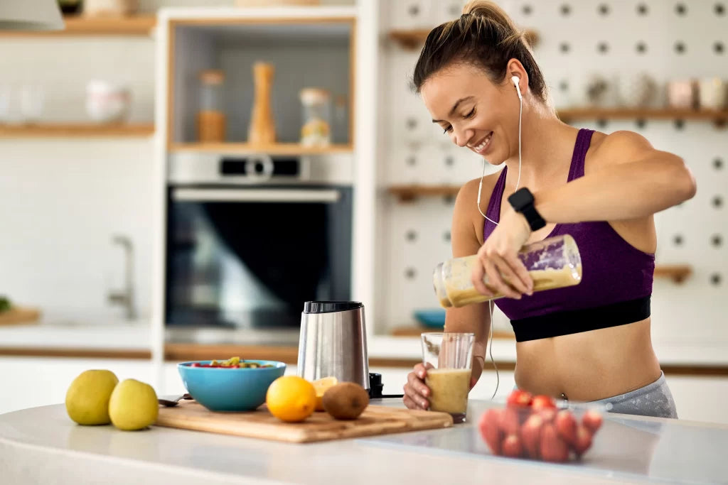 Las mujeres deben tomar su batido de proteínas en agua o en leche