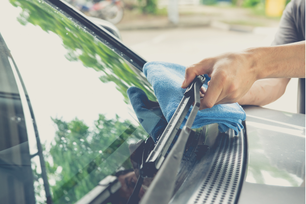 Cleaning Wiper Blades