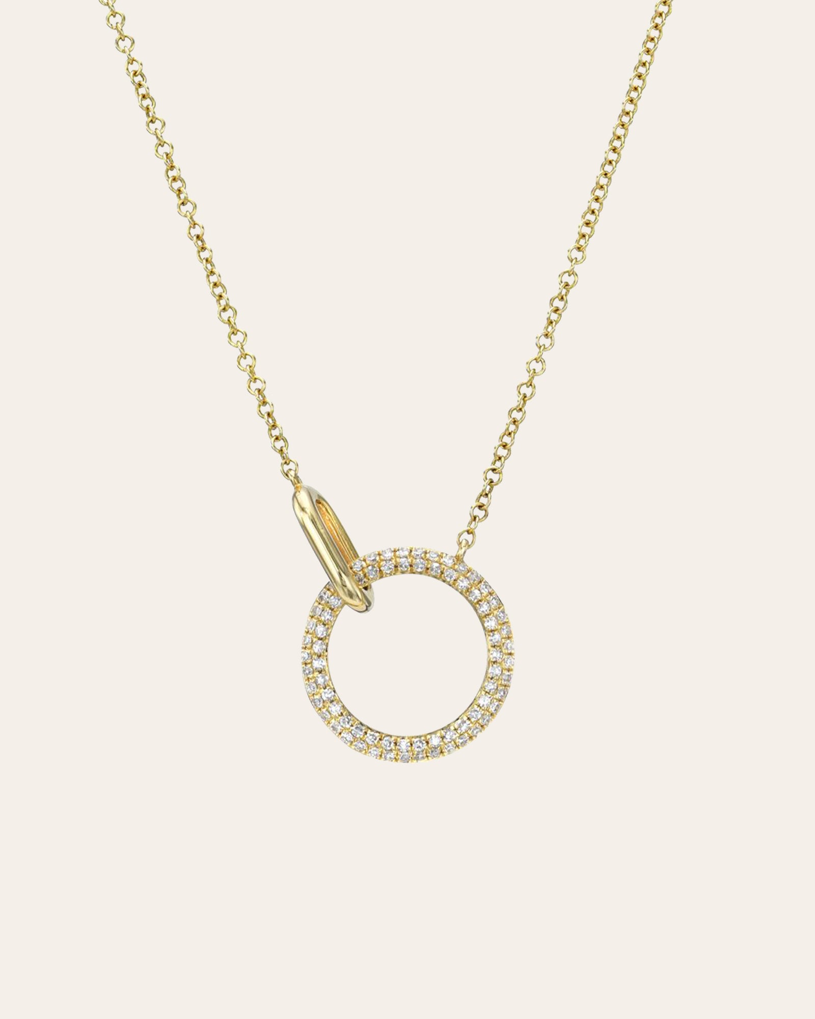 Louis Vuitton Gold Damier Pearl Necklace White Golden Metal ref.370110 -  Joli Closet