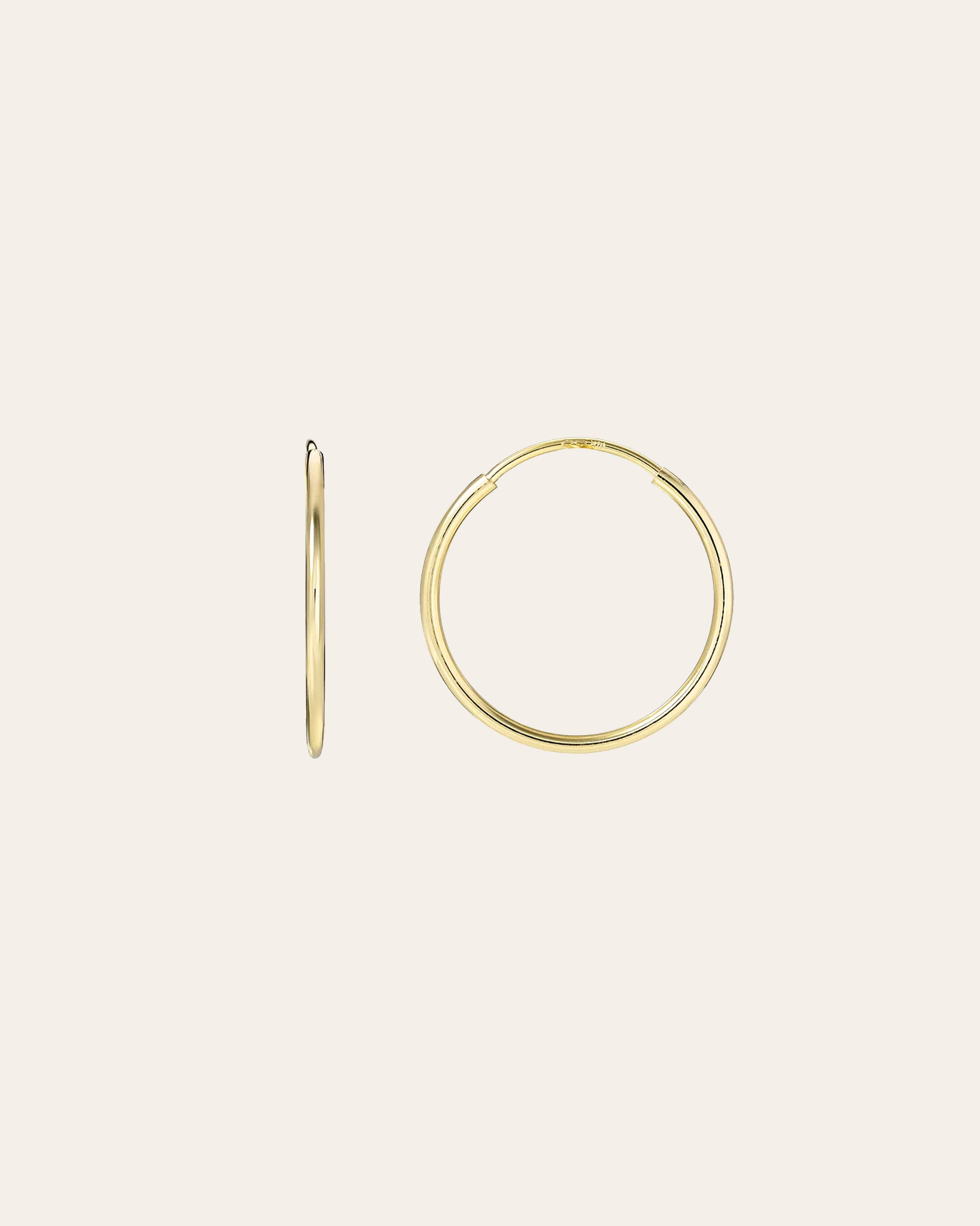 Luvente Yellow Gold Hoop Earrings — Màti