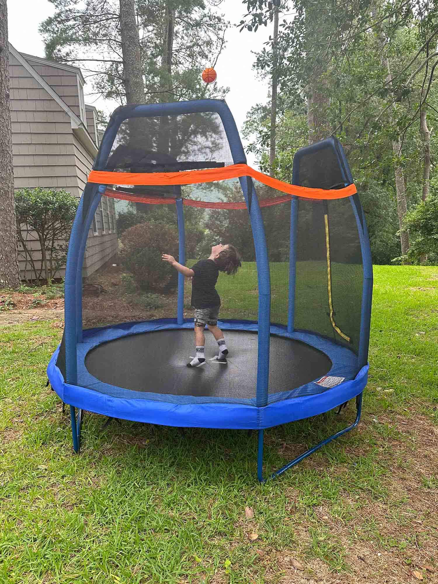 kids play in trampoline