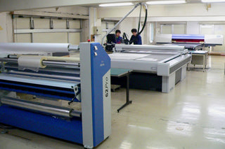印刷・カット・ラミネート加工の生産ライン