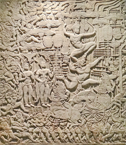 Relief Khmère illustrant une scène du Râmâyana avec Rāma et Hanumān, (Angkor Wat, Cambodge)