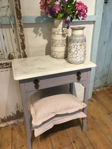 Marble effect chalk painted table in Annie Sloan Chalk Paint