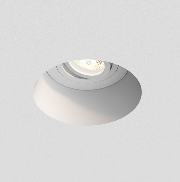 Se Blanco Round Adjustable spotlight fra Astro Lighting hos Lamper4u