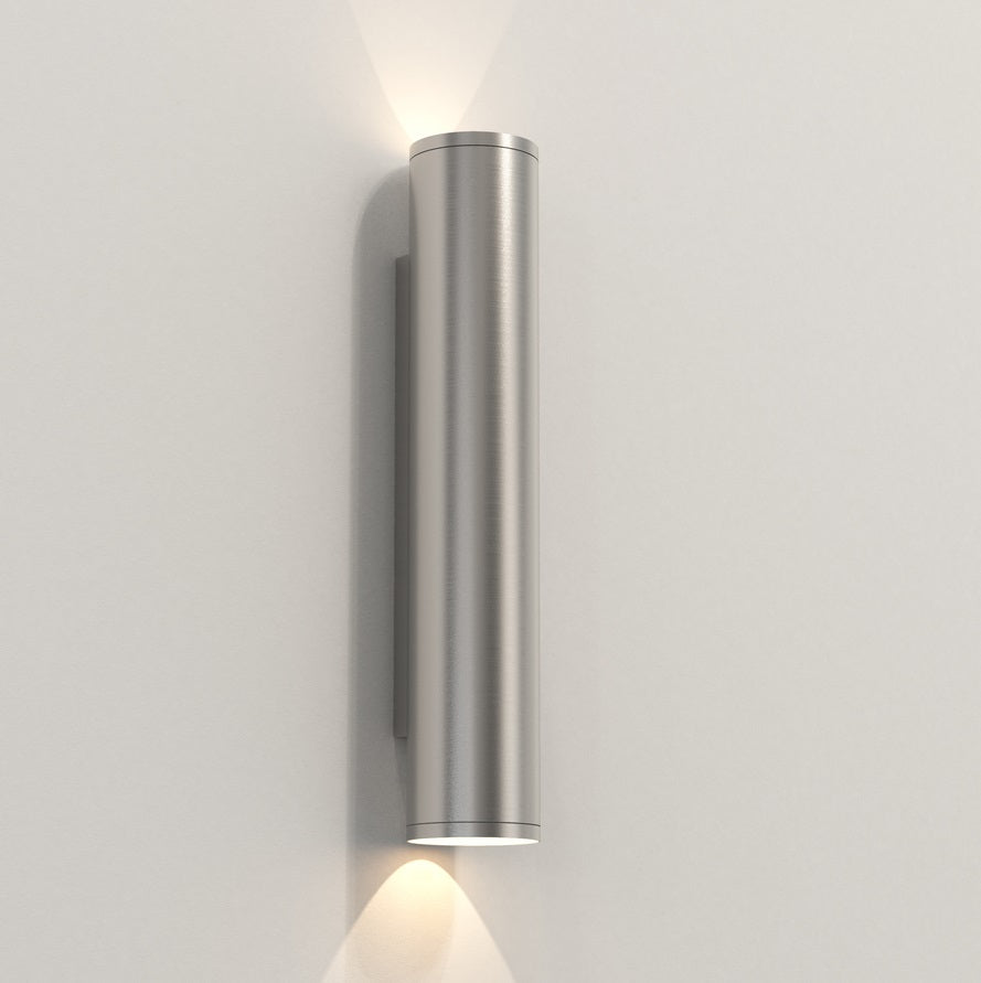Se Ava 400 (børstet rustfrit stål) væglampe fra Astro Lighting hos Lamper4u