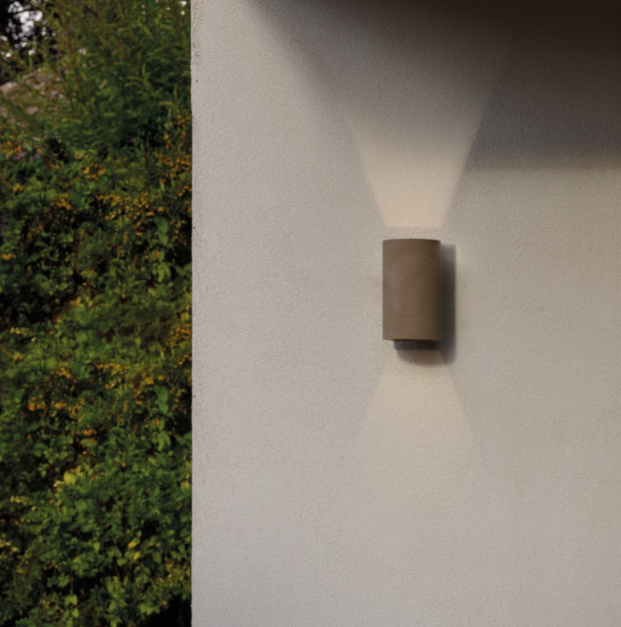 Se Dunbar 160 Concrete væglampe fra Astro Lighting hos Lamper4u