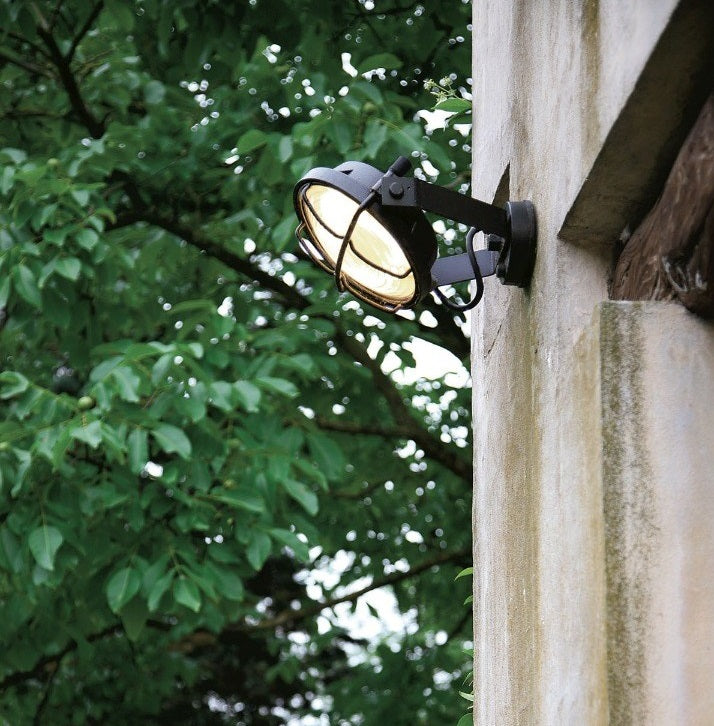 Se Out væglampe fra Martinelli Luce hos Lamper4u