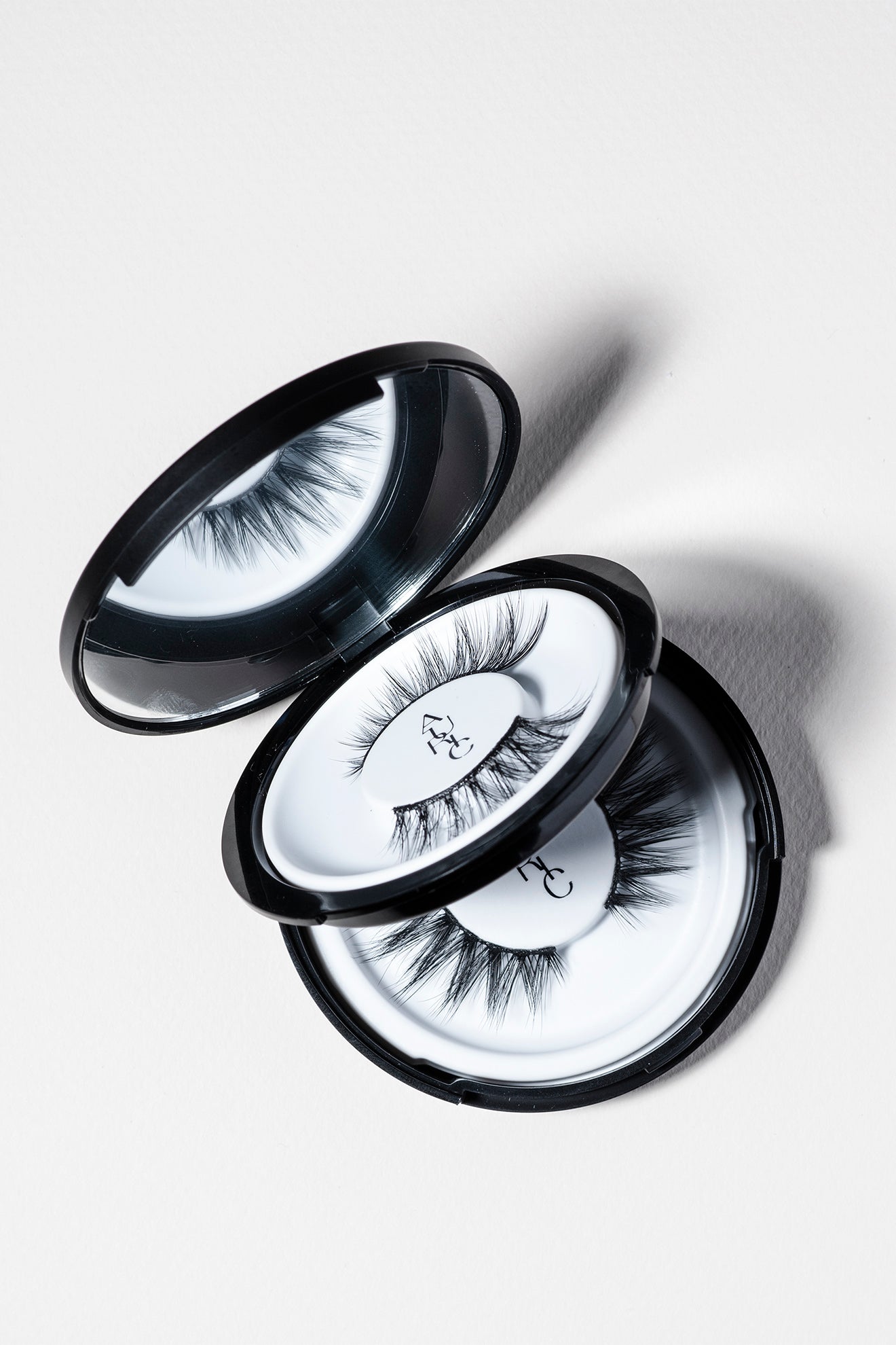 Velvet Flutter Vegan Lashes - Auric Cosmetics product image