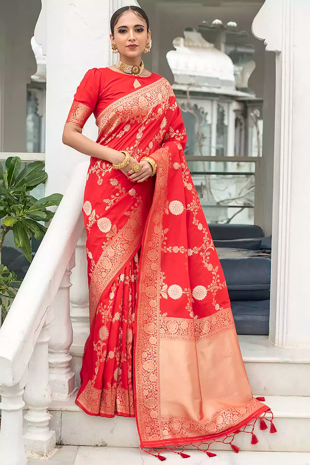 Creamy Off-white and Red Zari Border Silk Saree With Blouse – Bahuji -  Online Fashion & Lifestyle Store