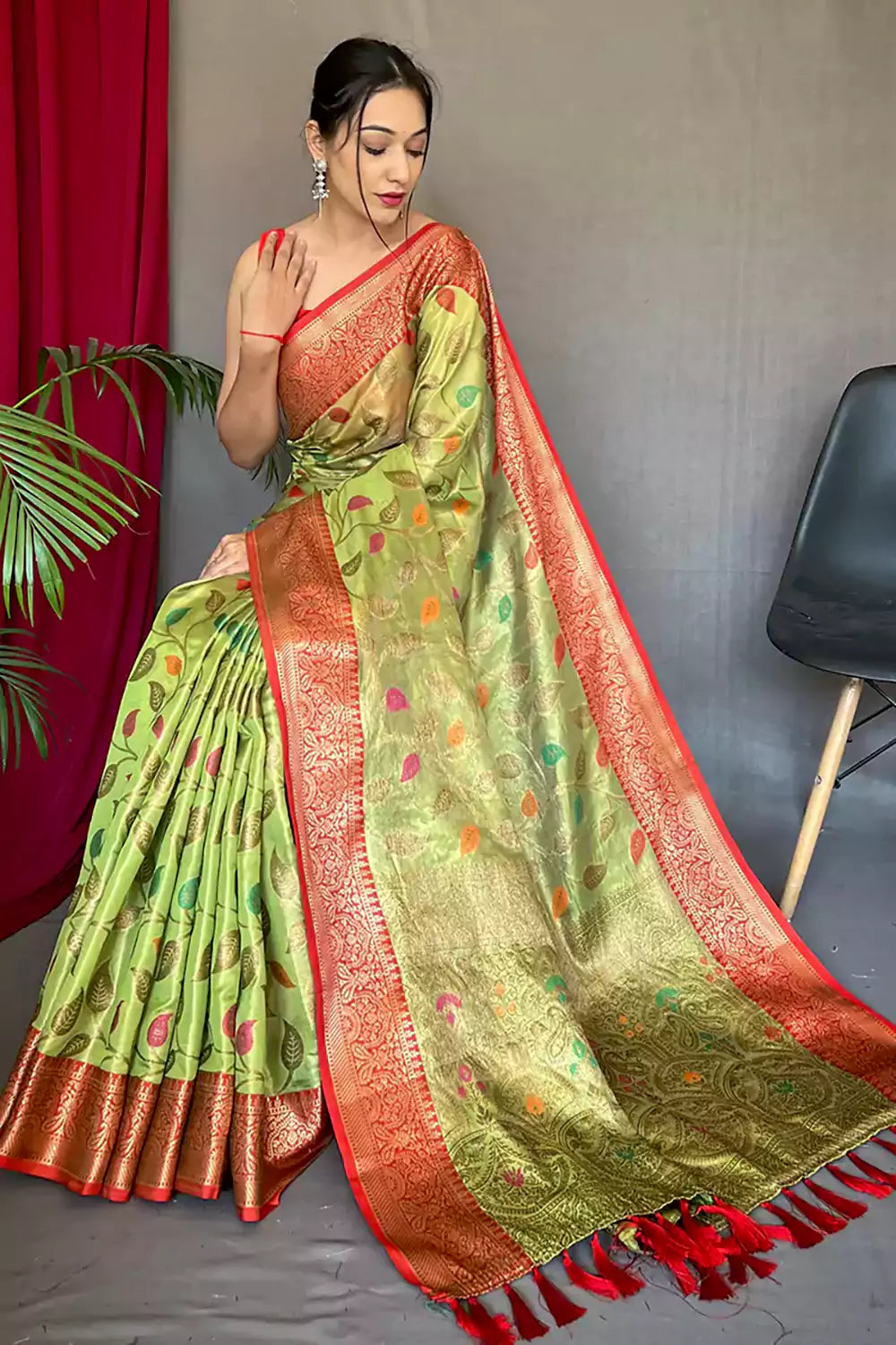 Buy Green Sarees for Women by SATRANI Online | Ajio.com