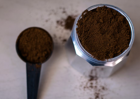 Coffee powder for detanning