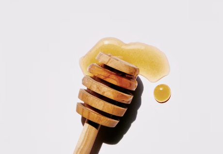 Honey for skin hydration and use for detan