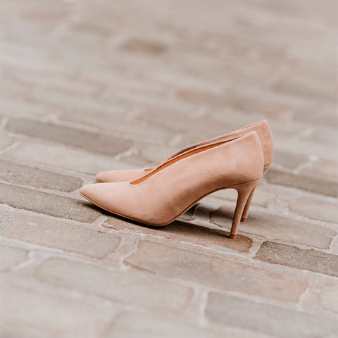 Stilettos color nude beige para invitada de boda