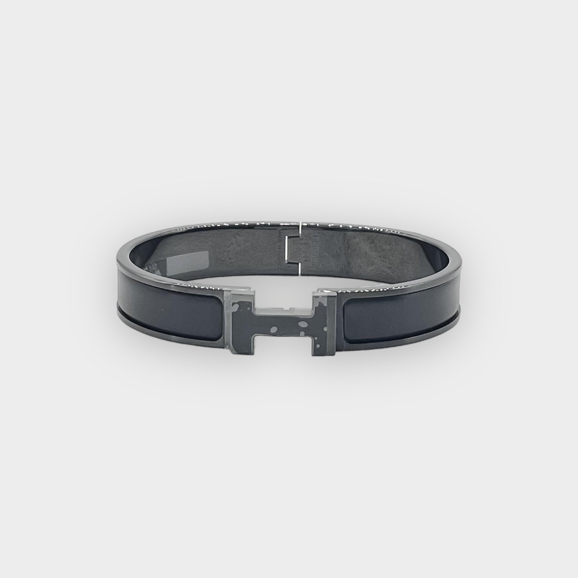 Hermès Clic H Bracelet In So Black, Size T5 – Found Fashion