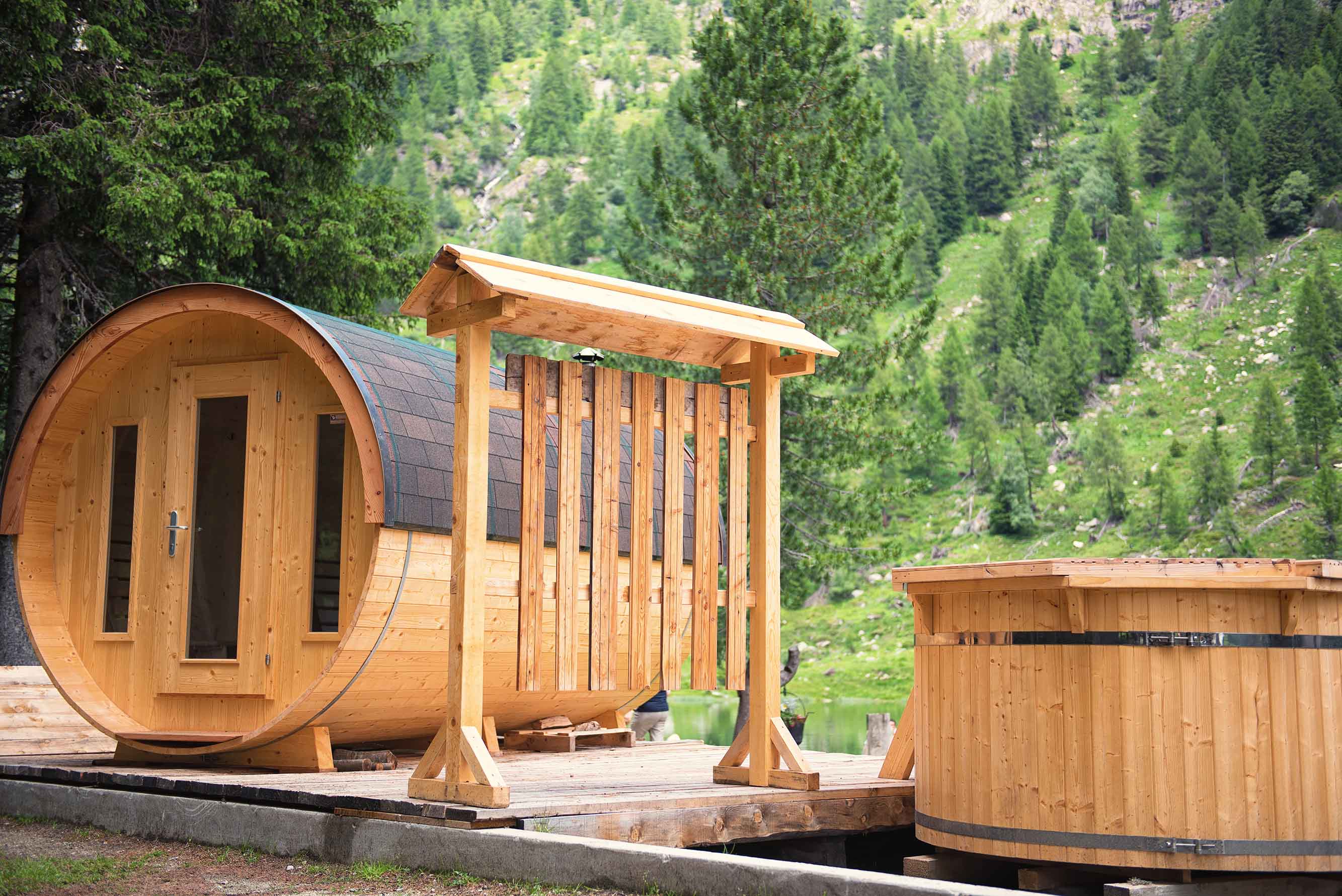 The Pros and Cons of Electric vs. Wood Burning Outdoor Saunas